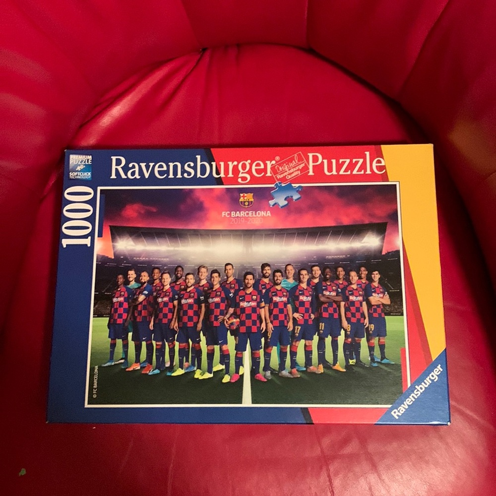 Ravensburger puzzle 1000 piece 2019-2020 FC Barcelona